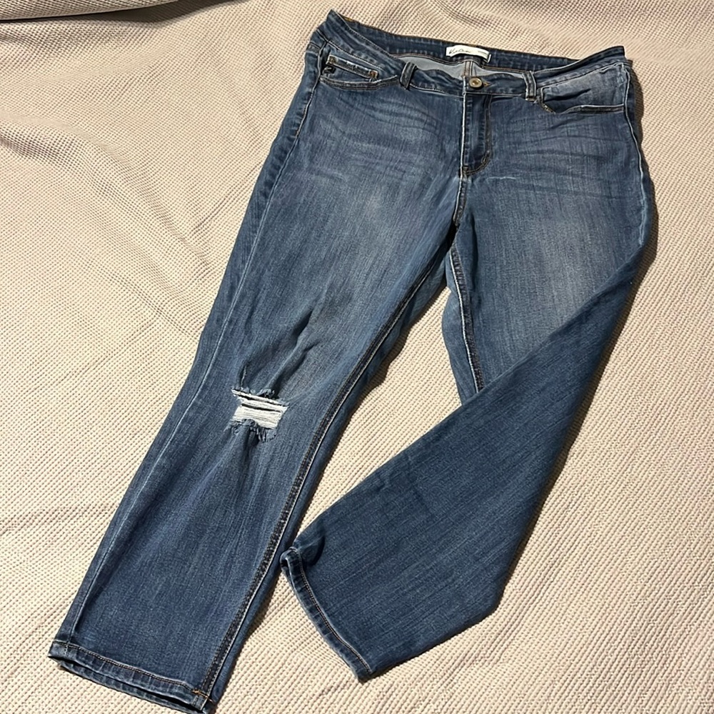 KanCan cropped distress jeans